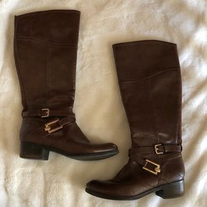Brown boots